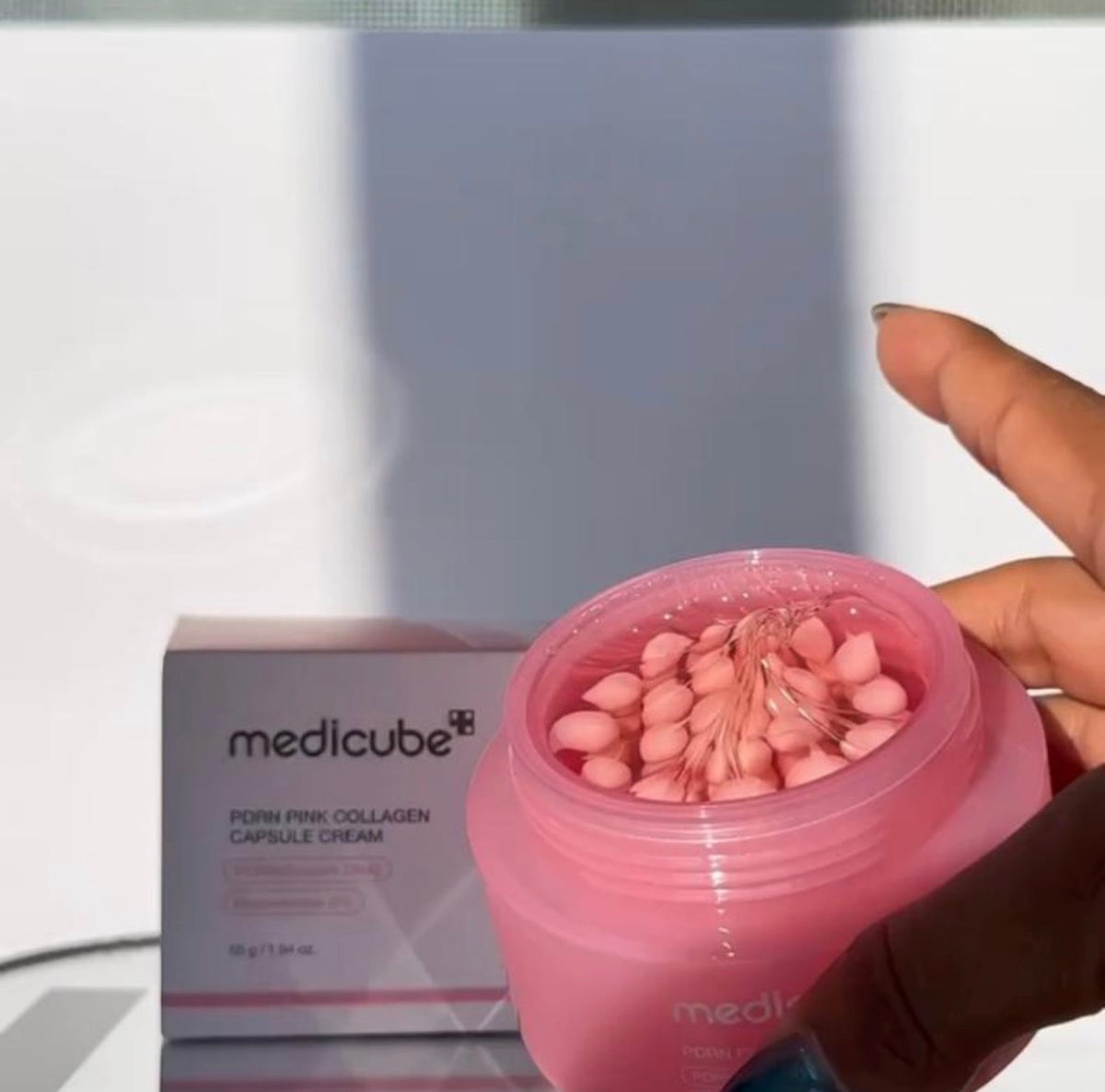 Medicube - pink pdrn collagen capsule cream